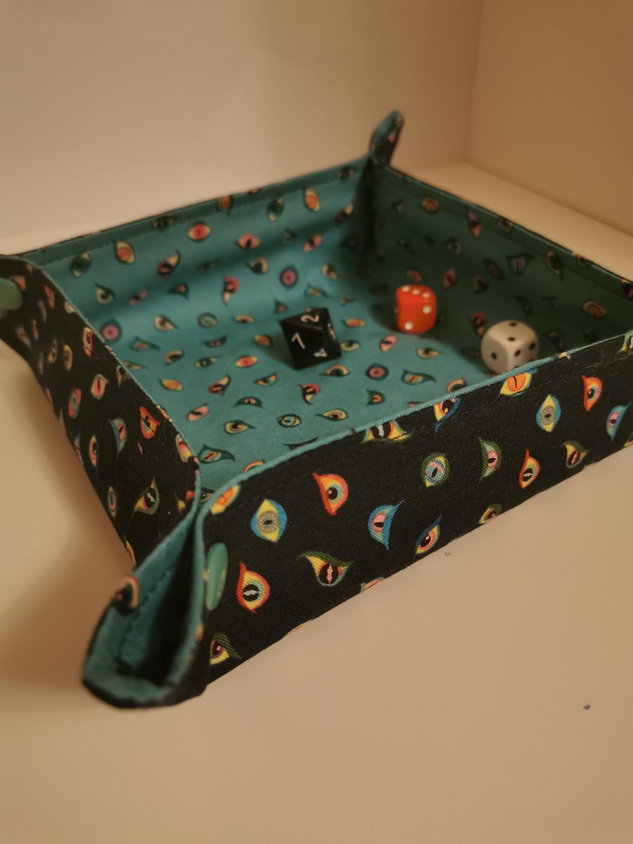 Slightly different post  but seeing as today is #crafturday I'll share this little #DiceTray I made today out of dragon eye fabric. I love it, I think I'm going to make a matching Dice Bag to go with it ♥️ #dice #boardgames #DnD #tabletopgaming #sewing #crafts #geekycrafts