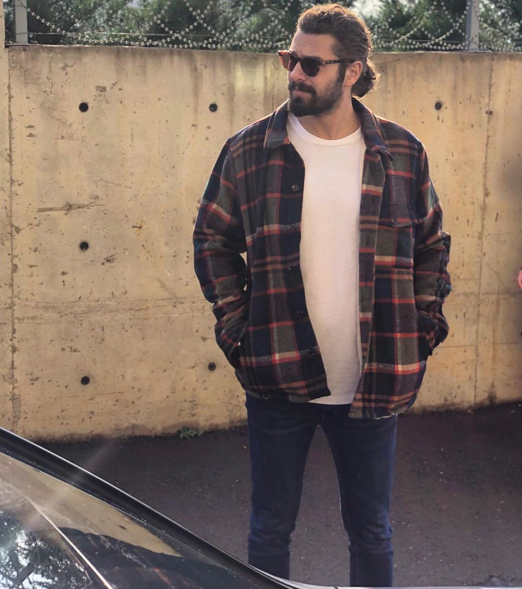 FurkanPalali86's tweet photo. aynı tarz, aynı tatlılık harika bir baba olacak, sanırım Nejat'a bakmak Furkan Palali'yi görmek gibi❤🐘🐝

onları birlikte görmek beni mutlu ediyor @fpalali @lavinyaunluer 
#FurkanPalalı #LavinyaÜnlüer 
#FurLav ❤ https://t.co/BecMkFyBJs