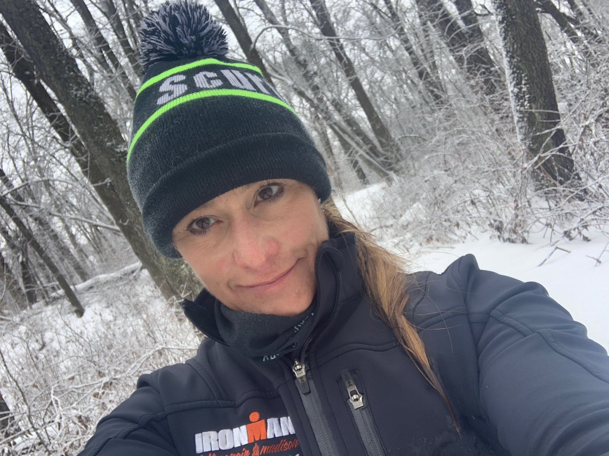 Jeff_Jacobson84's tweet photo. Mi Esposa taking on  winter with a new sport. Me taking on winter https://t.co/5F5FpuHesK