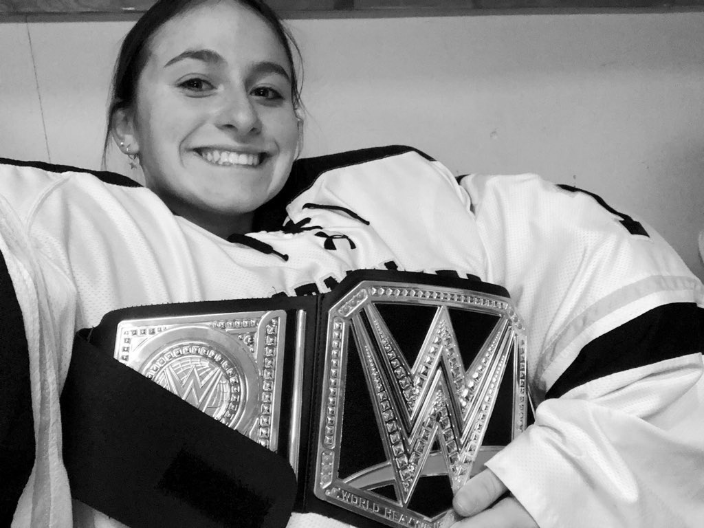 Tatum Courtmanche ‘21 with the game belt!