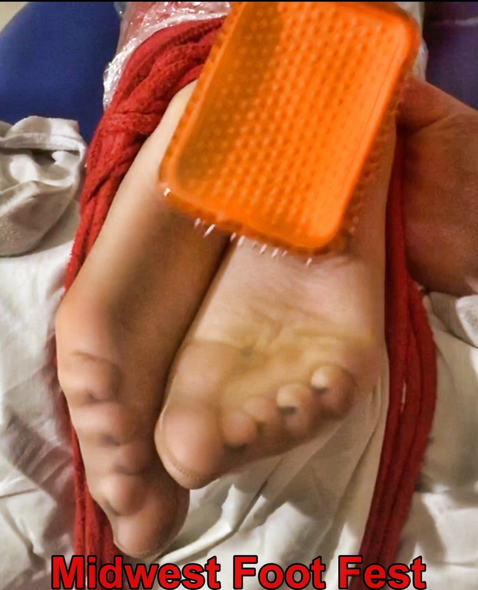 DevilsFootstool's tweet photo. Kiki’s nylon feet tickled in stocks. Now available on our membership site. #footfetishnation #footfetish #tickling #tickled #ticklish #tickle #feet #soles #nylonfeet #socksfetish #ticklingsocks #footjob https://t.co/hgI6iU4uKR
