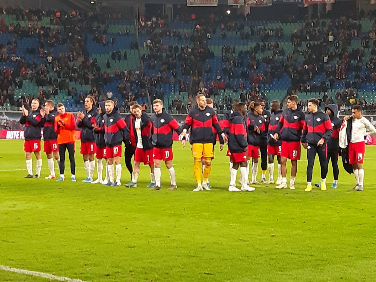 Heute mal von der Porsche Bank zugeschaut. Ein tolles Erlebnis @DieRotenBullen