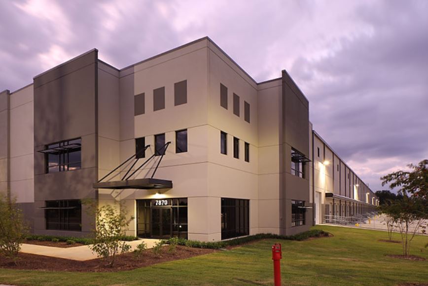 Check out our gorgeous building at Smith Smith Farms in Greer, SC. 396,000 SF, cross dock, 36' ft. clear.  #redrockdevelopments #smithfarms #crossdock #industrial