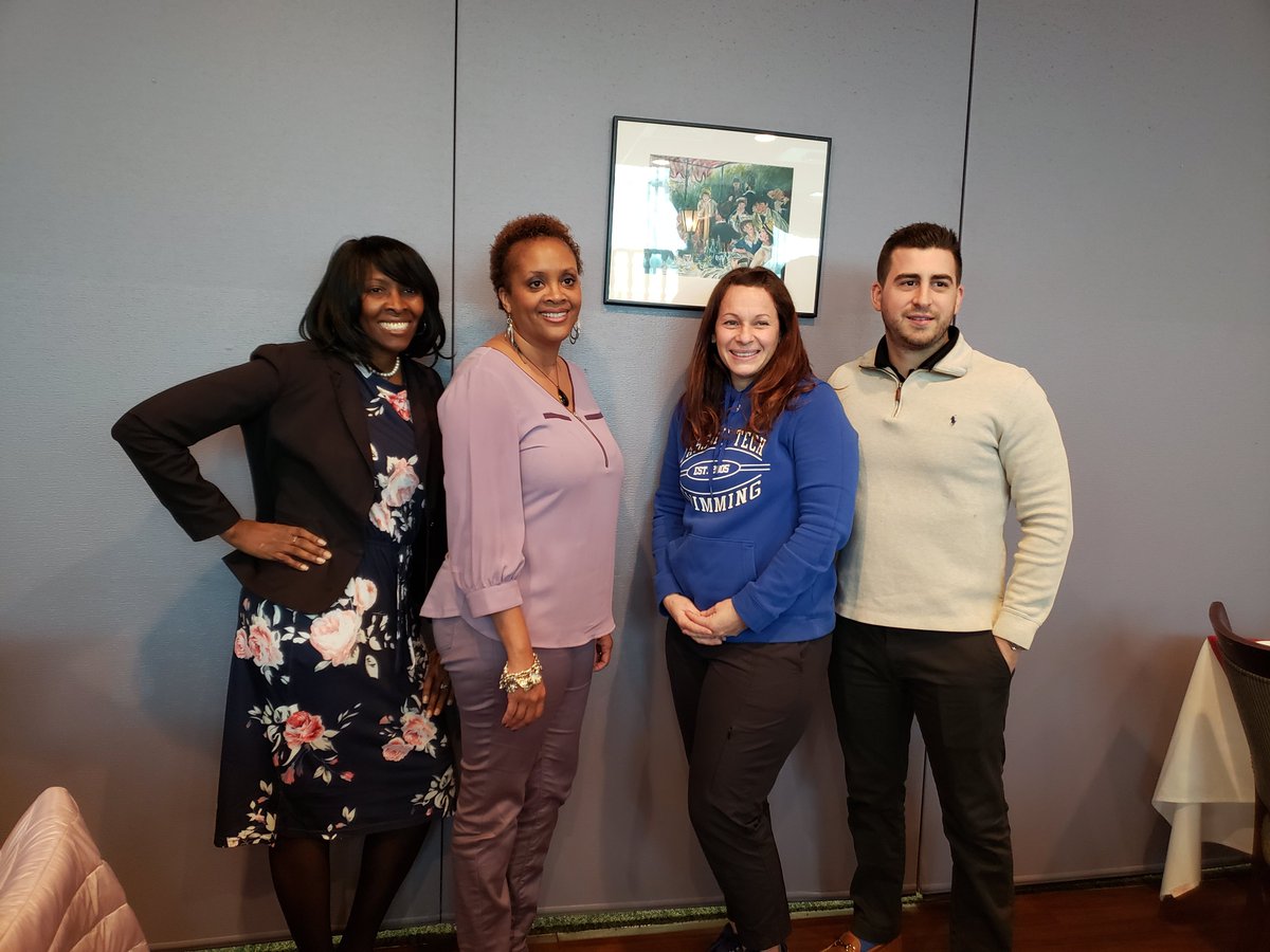Pcti2020's tweet image. Check us out! Chez Technique for Ms. Paterson's monthly meeting to discuss Class of 2020 events. 
#gettingreadyfor2020
#2020classadvisors
#wemakeitlookeasy
#alwaysworking