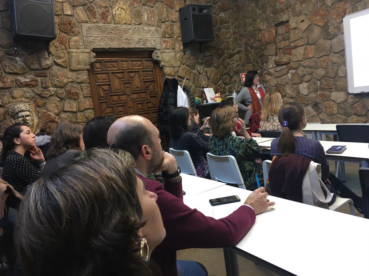 ContactoAEFC's tweet photo. Excelente charla formativa con la Dra Regina Cárdenas de CUN Madrid: "Medicación para la estimulación ovárica".
Gracias a la ponente y a todos los asistentes. 
En colaboración con @LetYourselves
#aprender #bioetica #profesionales #Farmacia https://t.co/fB1xmiPmzS
