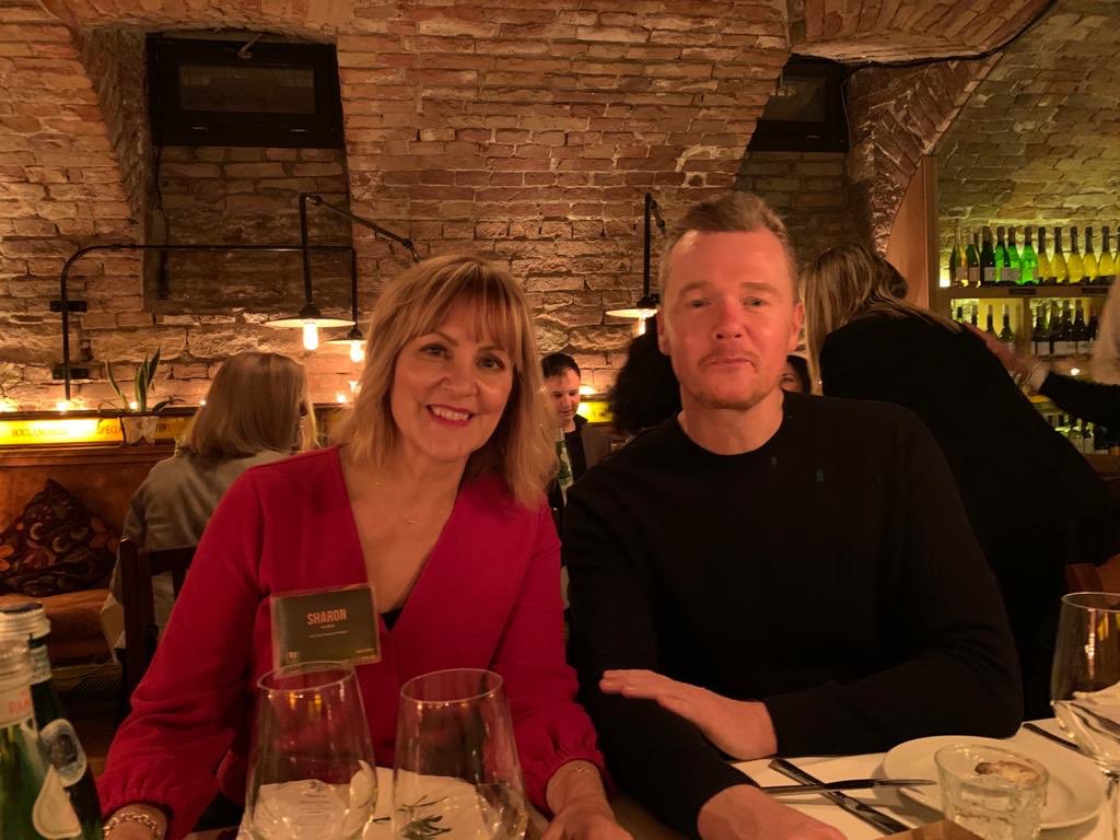LudmerSarah's tweet photo. So happy when I bring two incredibly powerful people together...plant based and chef focused.  #wellbeing2020 @SharonPalmerRD @KelloggsRDs @KelloggsUS https://t.co/LX9hTz3fX0
