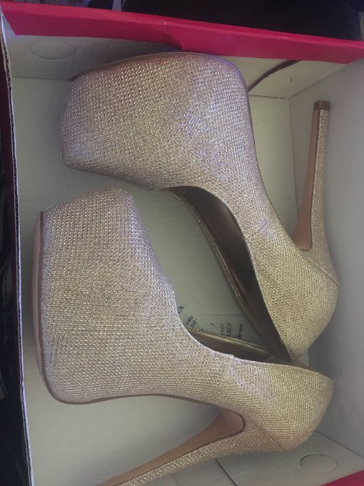 Came home from a hellish day to these on my porch I love getting packages from happy clients https://t<a href="/tag/fetish"class="tags"><span>#fetish</span></a><a href="/tag/camgirl"class="tags"><span>#camgirl</span></a><a href="/tag/findom"class="tags"><span>#findom</span></a><a href="/tag/camgirlonline"class="tags"><span>#camgirlonline</span></a>