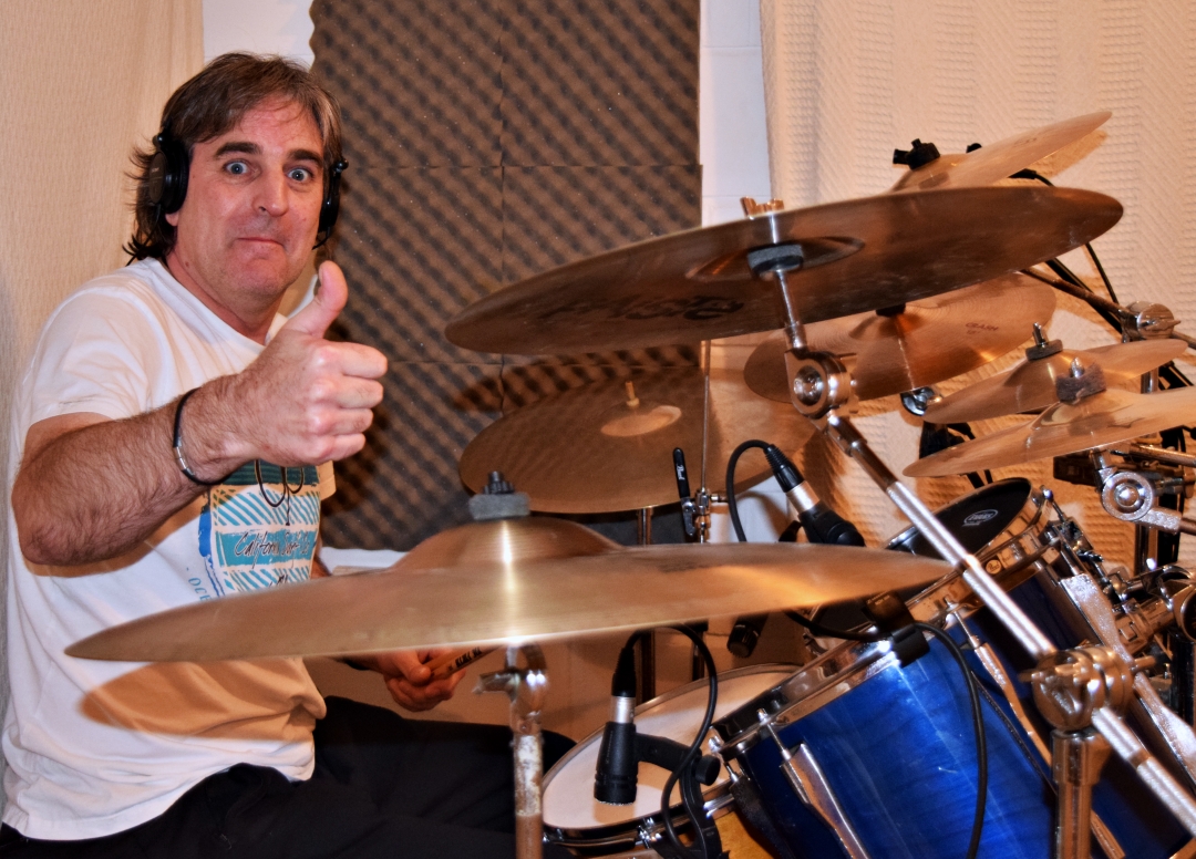 Clivedrums's tweet photo. Productive day recording...drums all done for the new @Firewild4 EP. #drums #drummer #drumlife @PearlDrumCorp @YamahaDrums @ZildjianCompany @PaisteNation @SABIAN_Cymbals https://t.co/uhXd4r4WBh
