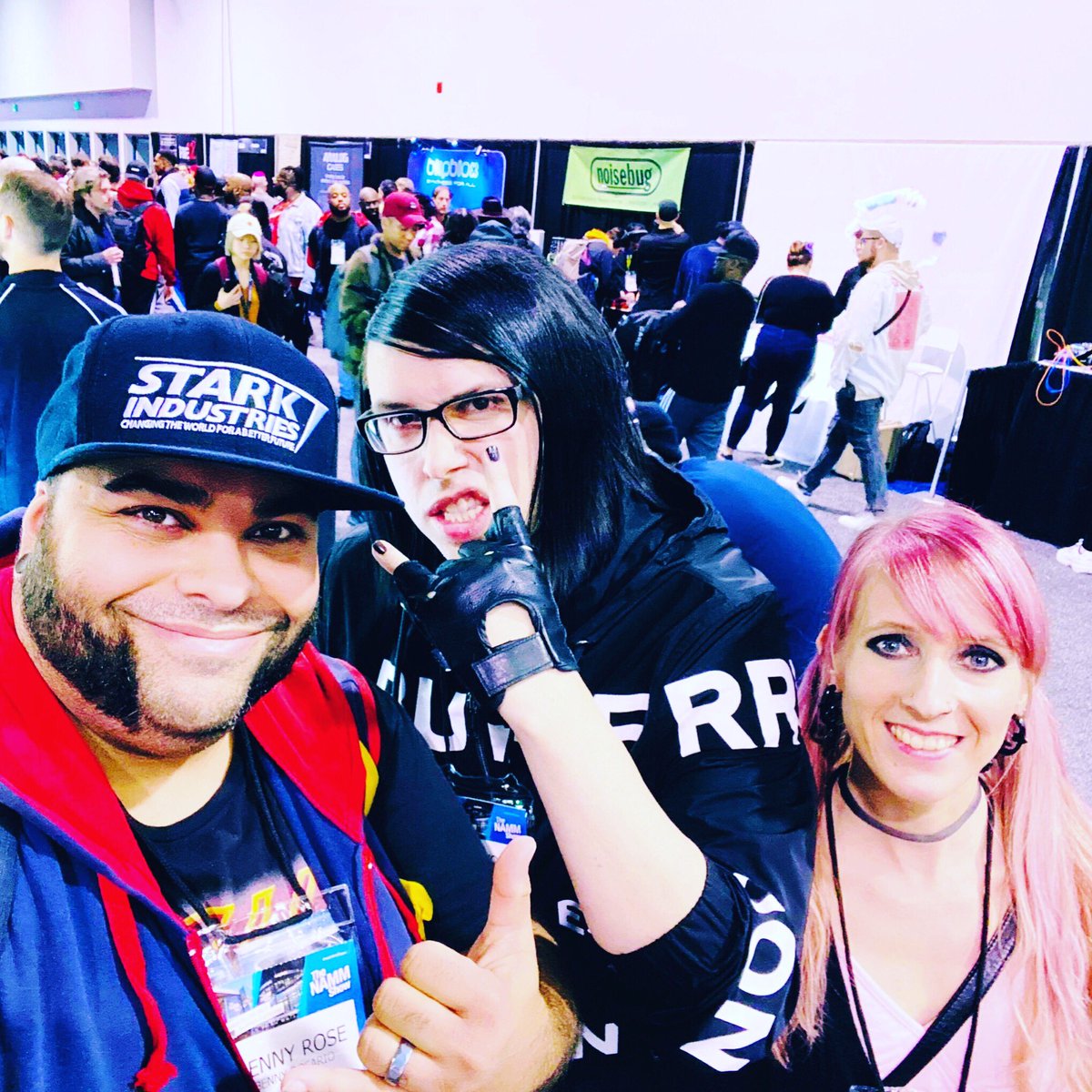 MeganMcDuffee's tweet photo. Hanging with the rad @TheNeonArcadia and sexy synth beast #protovolt at #namm2020!🤘🏻
#synthwave https://t.co/dEingdIz50