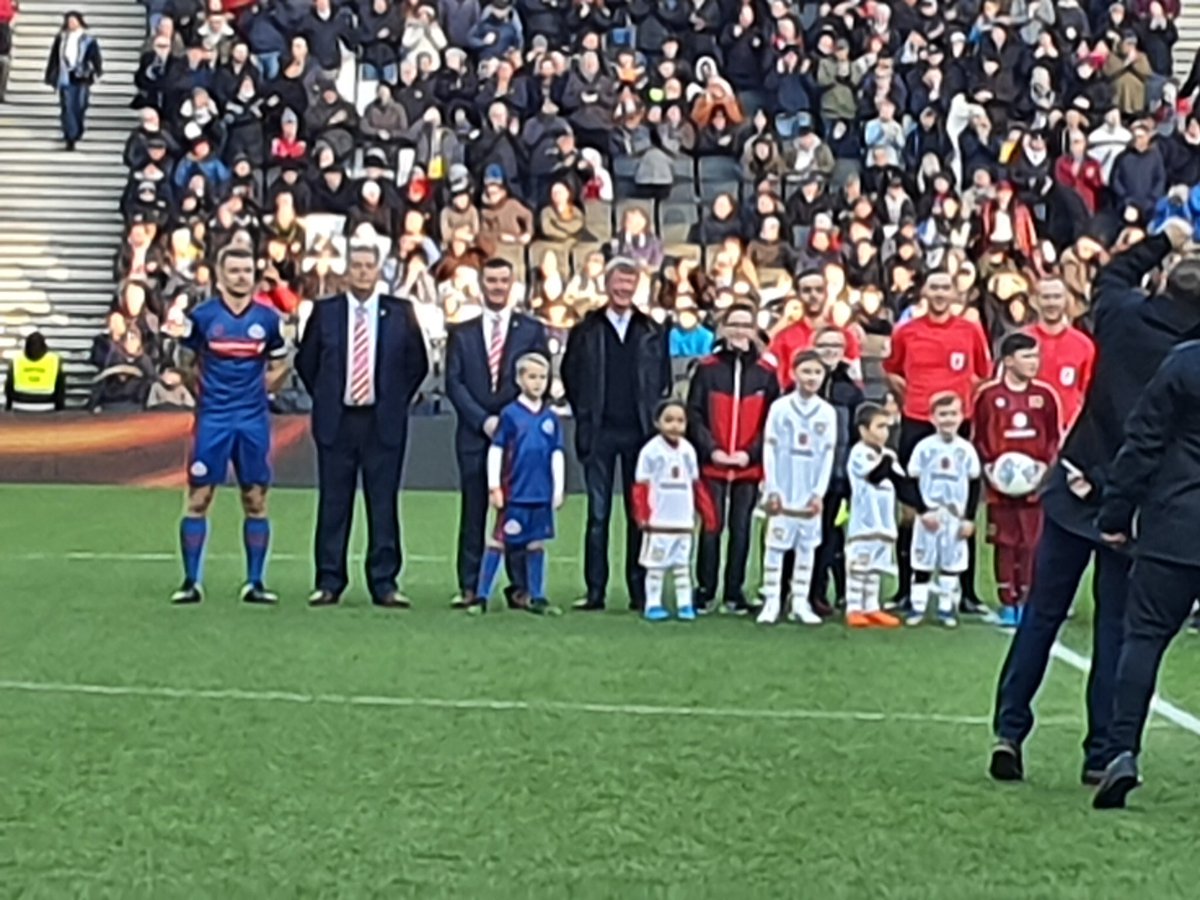 Fantastic day as Mascot for #2 Son ⚽️ it's what dreams are made of and it made his day. Cant take that 🙂 off his face.
Thank you to all of the staff at both <a href="/MKDonsFC/">Milton Keynes Dons</a> &amp; <a href="/SunderlandAFC/">Sunderland AFC</a> for making it happen, the Lads were great with the boys. 
 Thank you also <a href="/Tweed_Barnesy/">Nick Barnes</a>