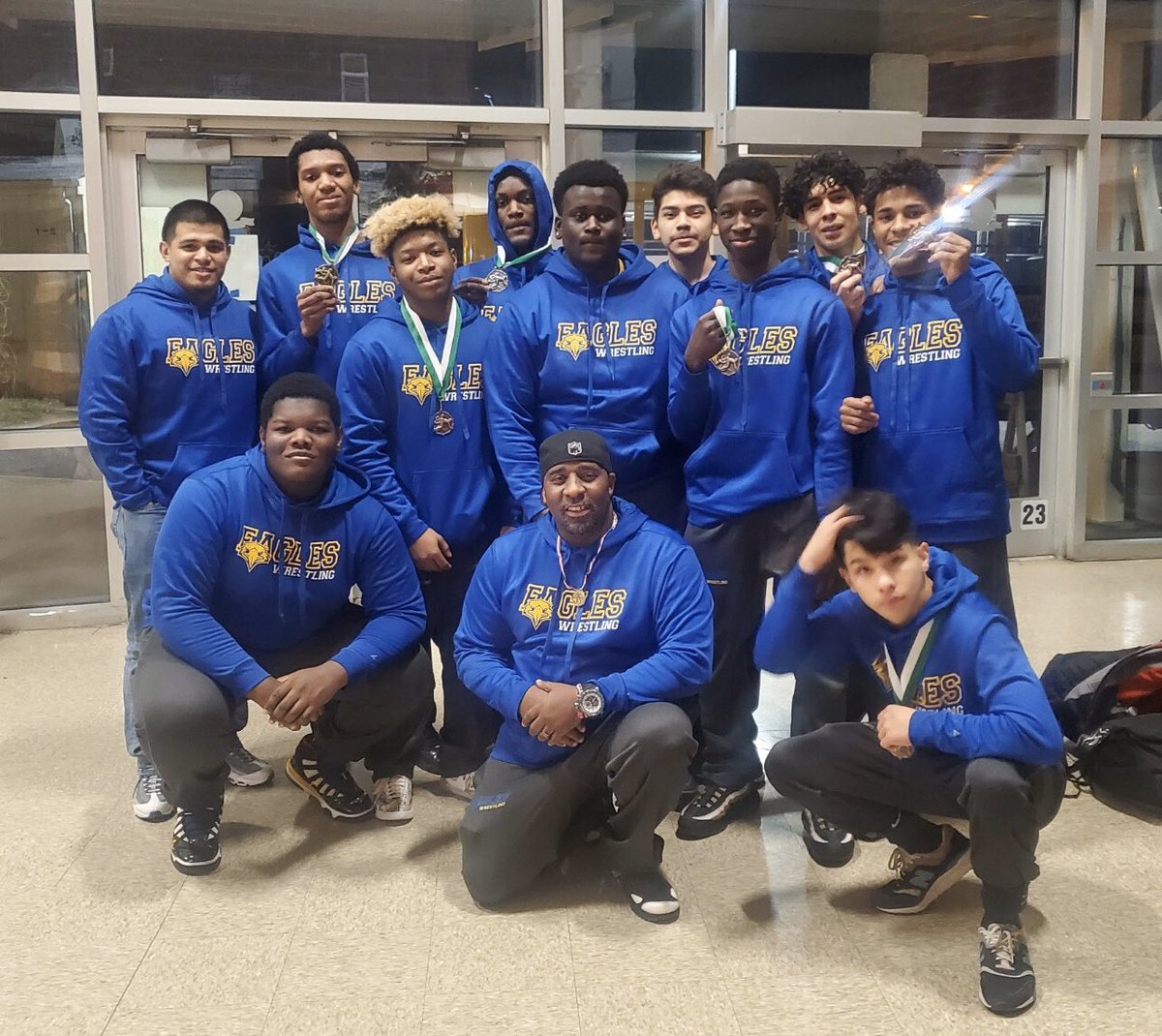 PGCPS_CoordSup's tweet photo. H.P. wrestlers shine with medals from the Winter Blitz tourney. #proud 126 Luis Diaz 3rd
132 Damon Myers 5th
138 Adams Kamara 3rd
145 Gerardo Juarez 3rd
152 Christian Pillay 1st
160 Morrison Fofie 2nd
170 Daniel Hawkins 3rd Joshua Kanu 5th @HighPointHigh @HPHSPrincipal https://t.co/HmsTFVG8rA