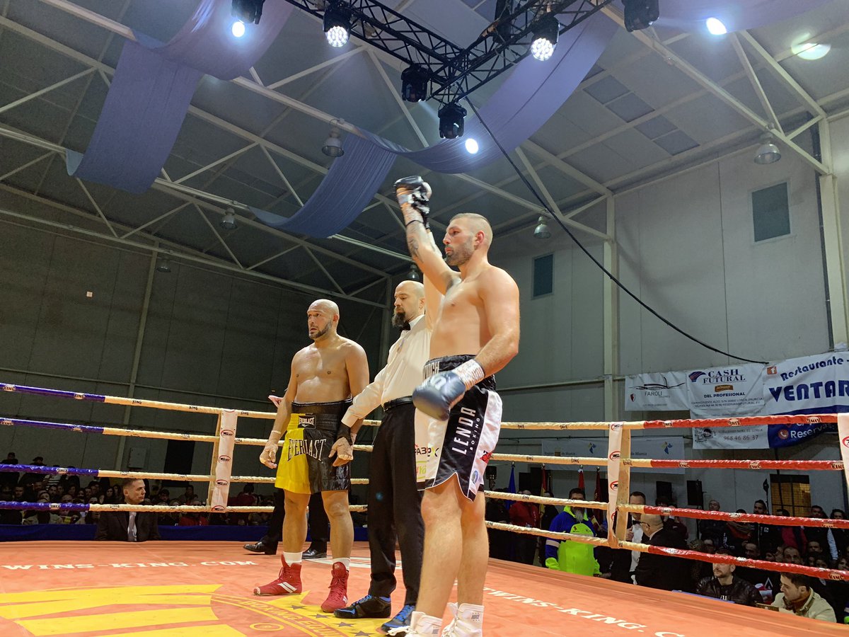 szpilka_artur's tweet photo. 👊🏻4 runda nie wyszedł do ringu przeciwnik https://t.co/uKDoQKolME