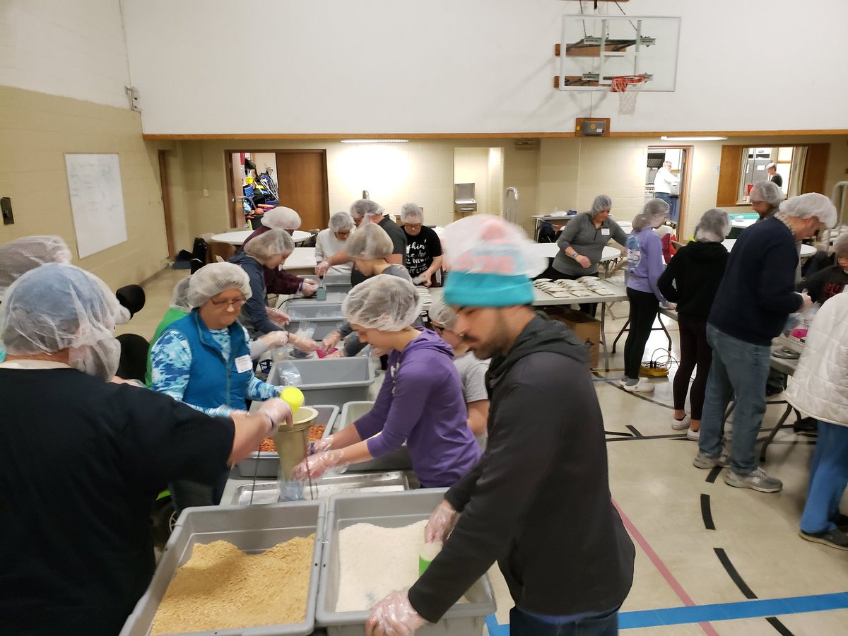 kahcoalition's tweet photo. Thanks to all that came out and bared the weather, serving together to help those in need #mlkdaymi #livegenerously https://t.co/pJwRsM87sJ