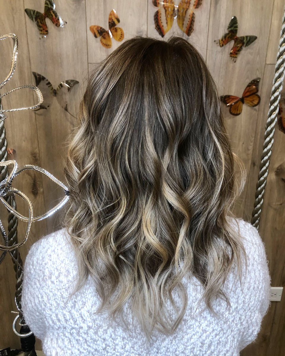 estherstrudel's tweet image. Before and After foilayage done by me #licensedtocreate