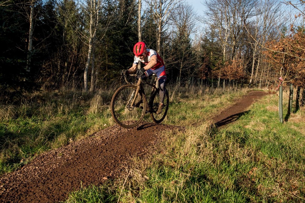 CraigHardie's tweet photo. A great day racing @superquaich Rnd2 #thistlycross @wintoncastle on a great new course with a bit of everything in it ๐๐ผ Thks to organisers/helpers on the day. Managed to go 4th Overall & 1st Singlespeeder ๐ #cyclocross #SingleSpeed #sscx #cycling #redisfaster @ErdingerAF_UK https://t.co/lcKRQTRJ0j