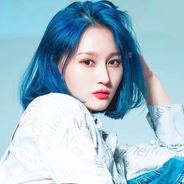 kpop blue hair