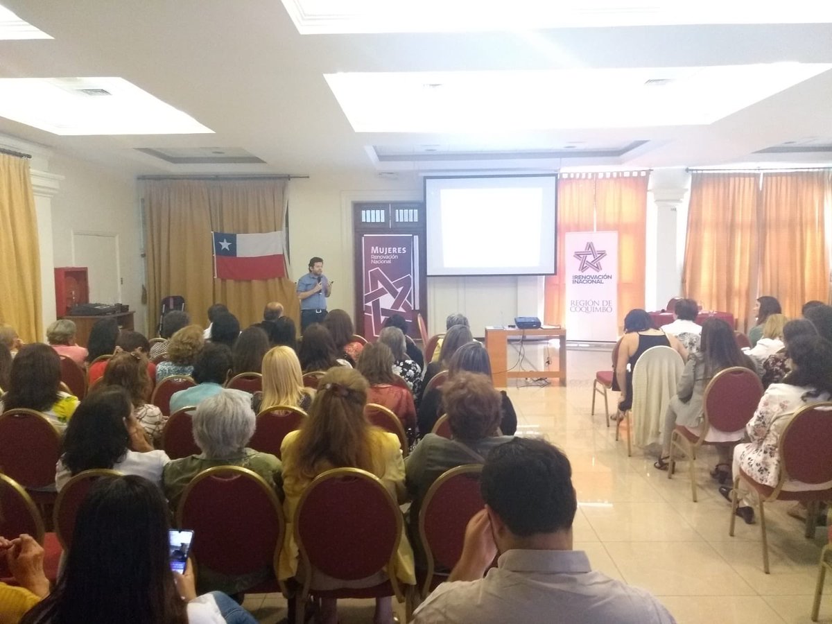 En seminario <a href="/MujeresRN/">Mujeres RN</a> hablando sobre las próximas elecciones municipales, junto a <a href="/desbordes/">Mario Desbordes Jiménez</a> <a href="/MarceSabat/">Marcela Sabat Fernández</a> <a href="/feguigurenc/">Francisco Eguiguren Correa</a> <a href="/pablomatamoros/">pablomatamoros</a> <a href="/lorezole/">Lorechileprimero🇨🇱❤</a>