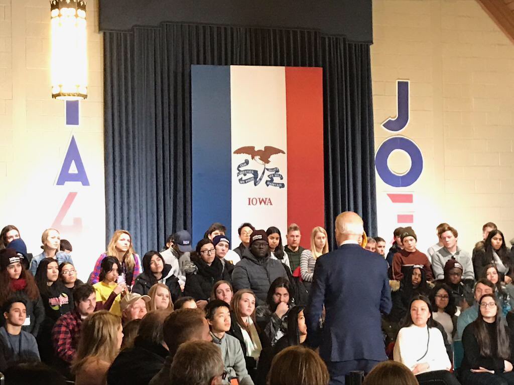 omaree_dunord's tweet photo. SO MUCH FUN AT THE BIDEN RALLY #van20 #MikvaInIowa @MikvaChallenge  you can even see me jewelana michelle and roció https://t.co/O2f2nRL5hA