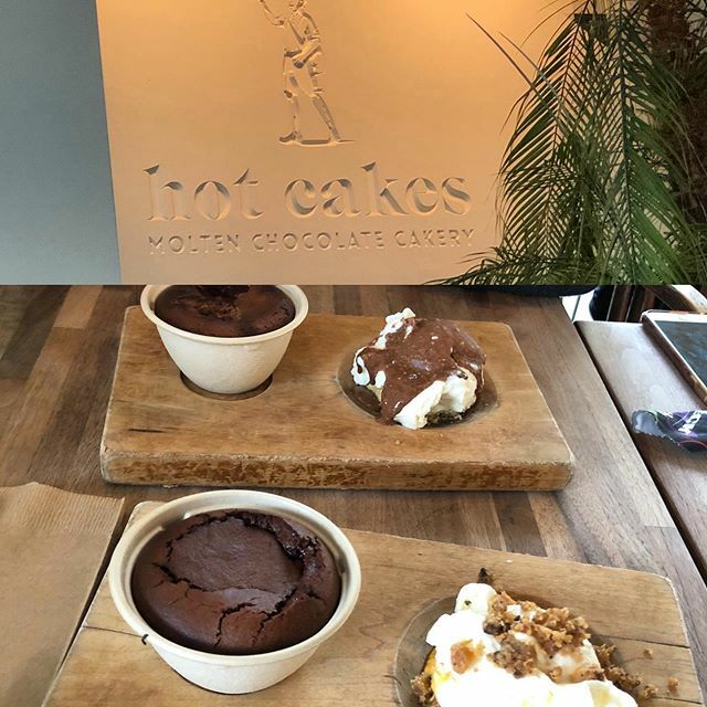volotr's tweet photo. @baileykatrina finally found something that @liz8wiz61 thinks is worth a 30 minute walk. ;-) #moltenchocolatecake https://t.co/3BWoWA43xL https://t.co/QVzxII0PEd