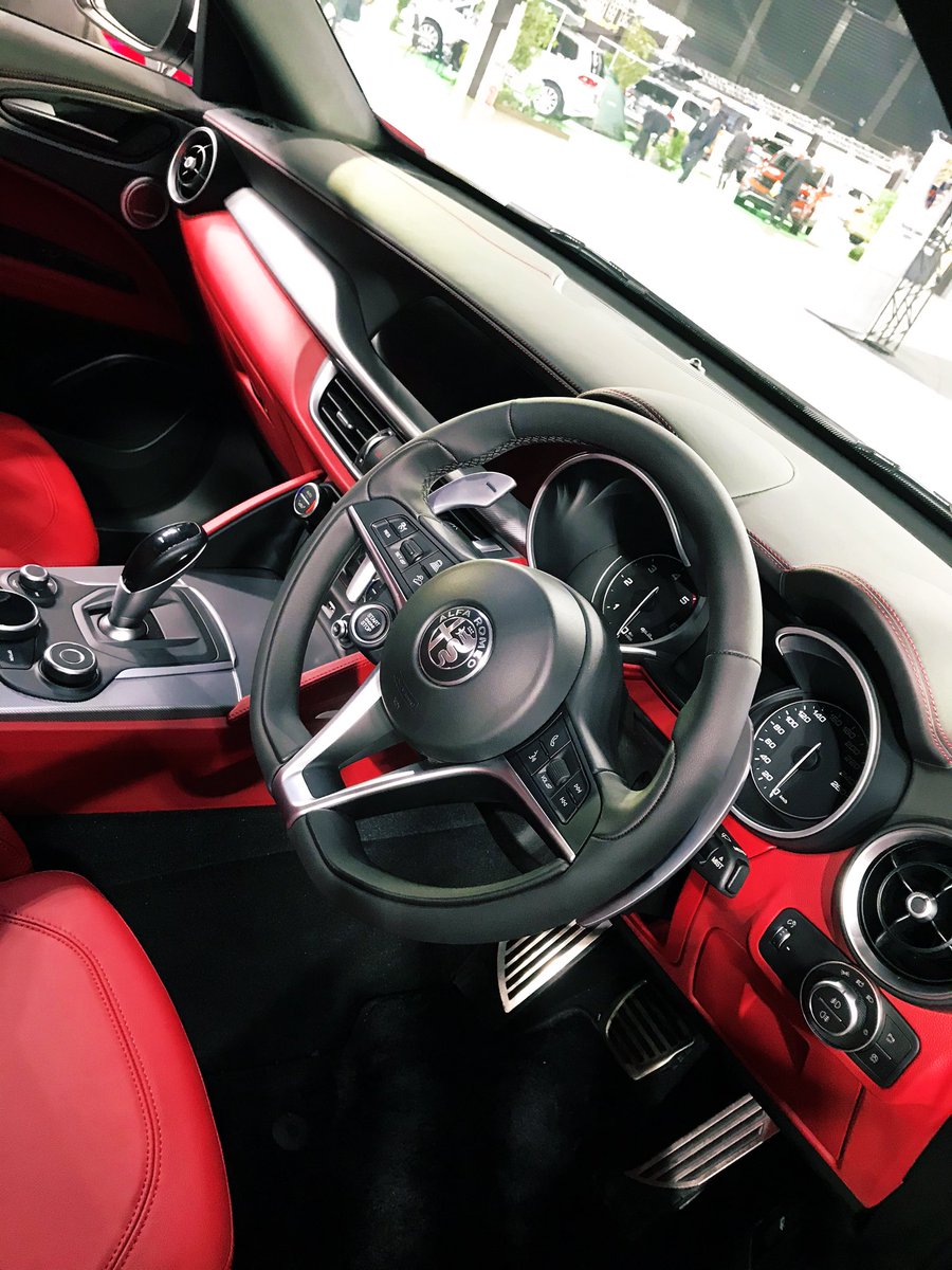 sharanran0724's tweet image. 札幌モーターショー最終日🚗❣️
【アルファロメオ】ブースでお待ちしております🐍👑🇮🇹
#札幌モーターショー
#SMS #SMS2020
#AlfaRomeo
#アルファロメオ
#ステルヴィオ
#イベントコンパニオン
#モデル
#レースクイーン
#大東紗良