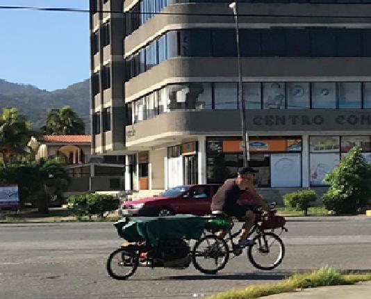 EIASCNotas's tweet photo. Y desea a Darío que su historia concluya al lado de su familia y con los recuerdos bonitos de quienes abrazamos a quienes, como muchos de nosotros les ha tocado andar caminos.
Fotografías cortesía: IG: sudacleta https://t.co/ABSKrLiH3S
