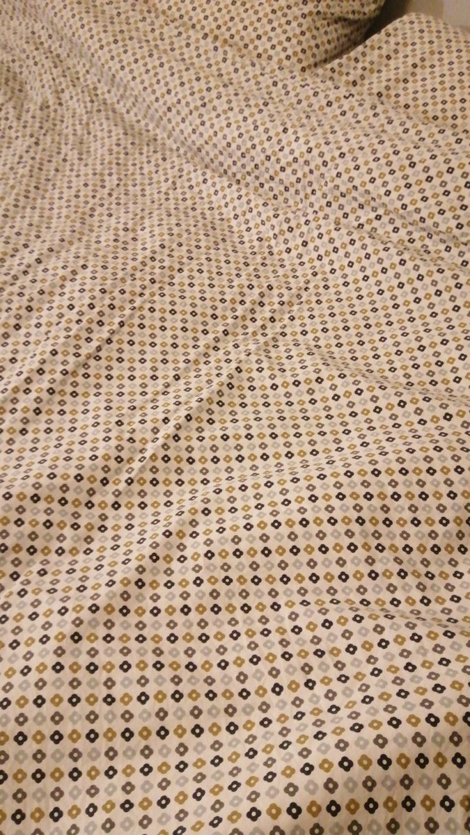 AliP_LA1's tweet image. Clean bedding. My own bed. 1st time since working away Tuesday morning. #myownbed #imissedyou