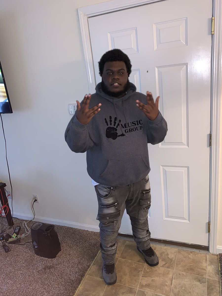 blaccwill9's tweet photo. BIG SHARK 9️⃣🖖🏾🦈 https://t.co/mrCurhBM6z