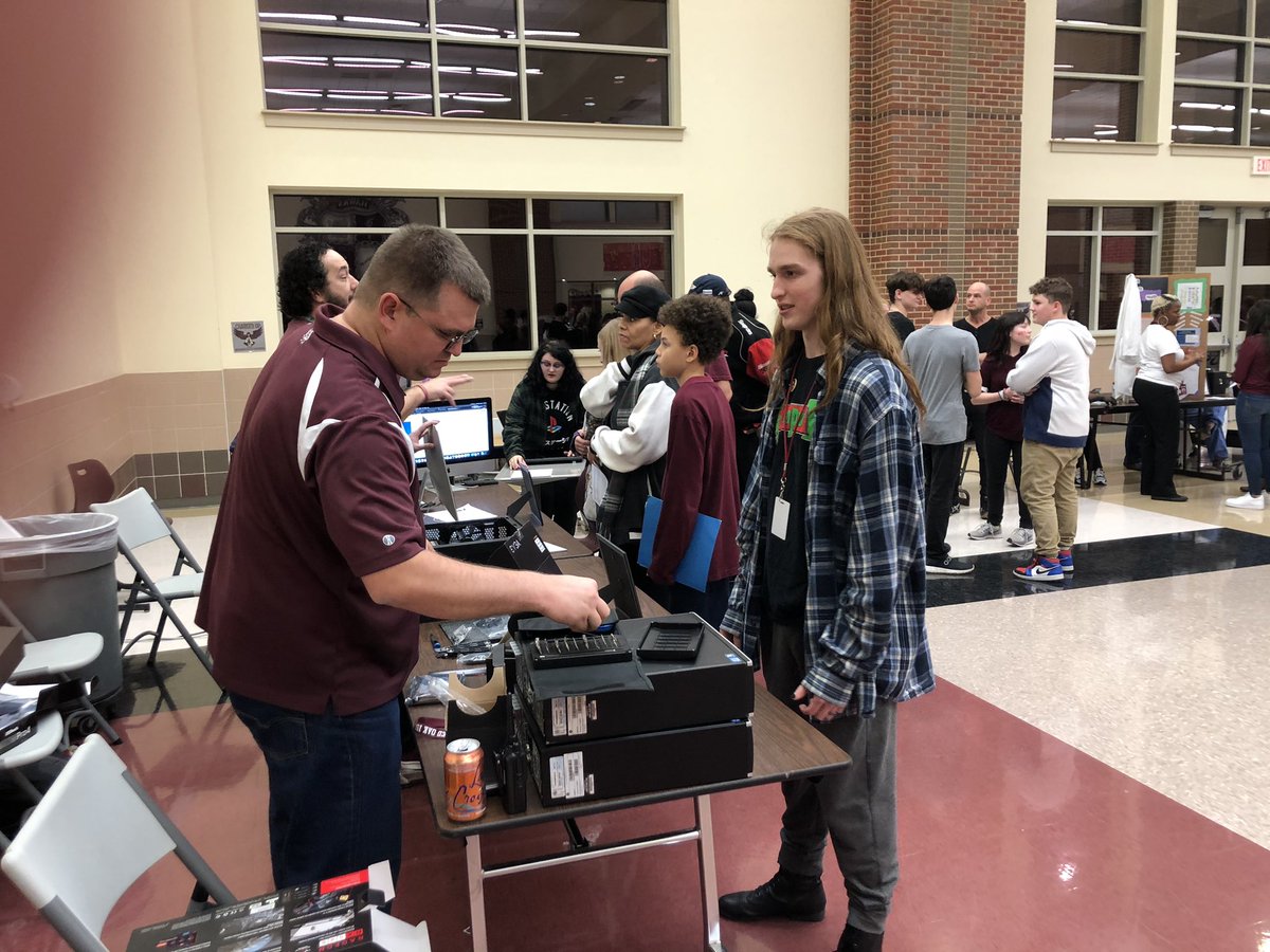 JulieWuerch's tweet photo. Expo Night at ROHS this week was a success! Students and parents were able to ask questions and get to know more about our elective (CTE) classes and talk with their student’s teachers. It was a fun night! https://t.co/qkiDFqtRCJ