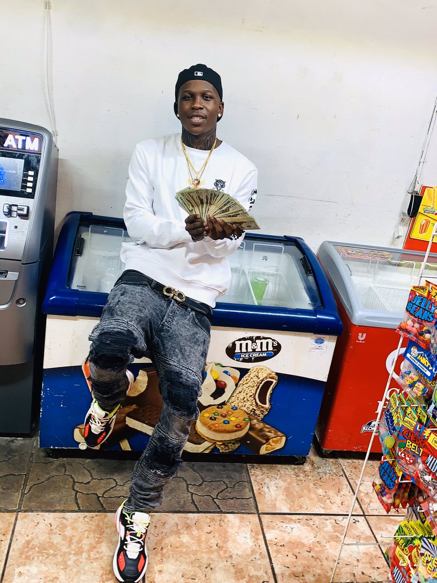 24_slimee's tweet photo. I Been Lost Off In My Thoughts 💭 I Been Stuck Off In My Feelings 💔
#LongLiveDeuce ‼️🙏🏾💯 https://t.co/zvqIDkDHZo