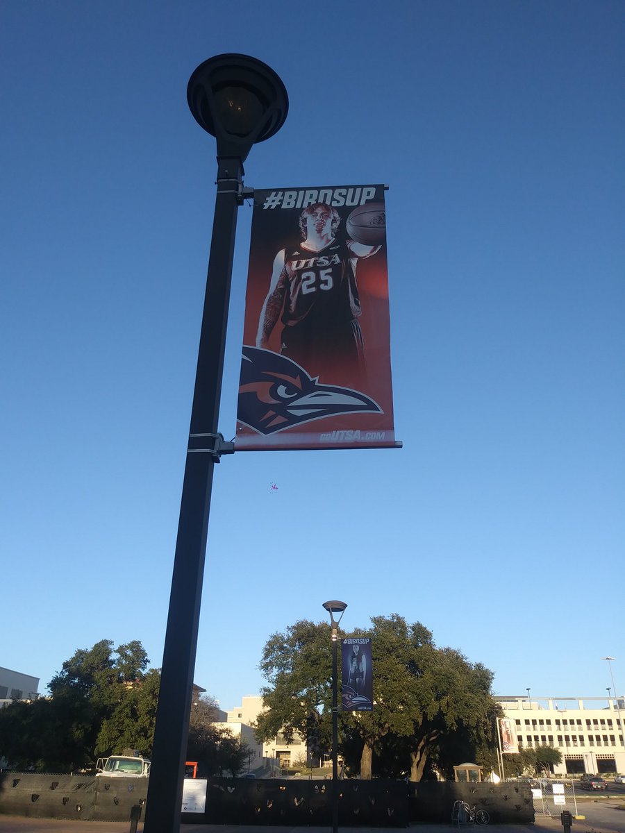 UnkleFlip's tweet photo. I Love That My Guy @SlimDuece5 Still Graces The Historic Convo.. #BirdsUP https://t.co/4vLWQFZDS3