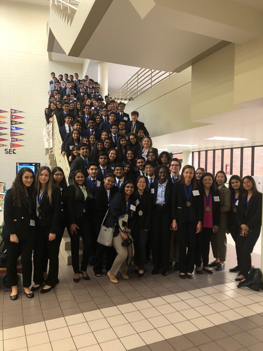 KleinOak's tweet photo. @oak_deca Congratulations on a great day at district competition!  Over 95 students qualified for the state competition next month. SCDC here we come! #Oakem https://t.co/mhHiG4k6Gj