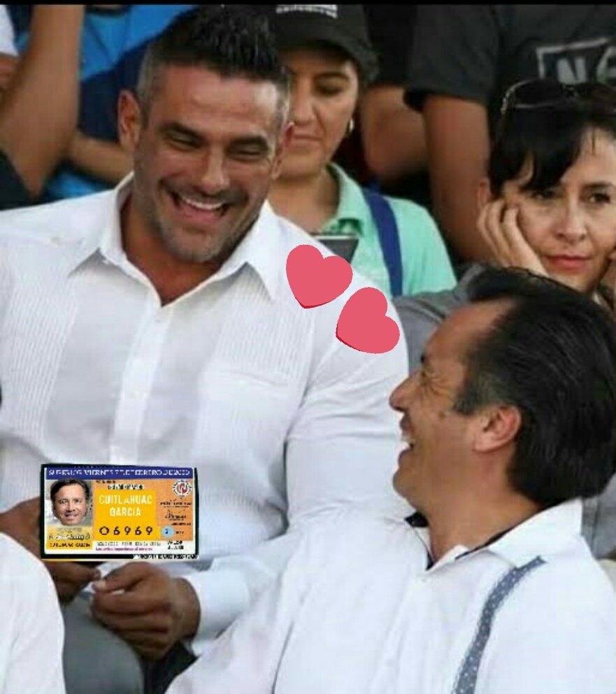 Zacahuile1's tweet photo. Oigan y ya compraron sus boletos☝😲📣 hay dos opciones 1.- El Avión y el segundo premio el flamante #gobernador inútil de #Veracruz @CuitlahuacGJ ke tiene de amigos al #CJNG por eso tantos ASALTOS, LEVANTONES y EJECUTADOS en #Verfollow https://t.co/f0IR9BHaa6
