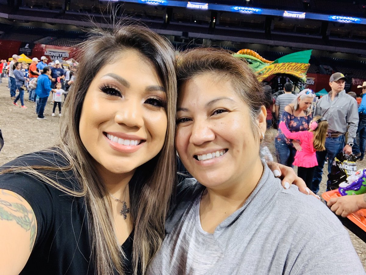 tereeee_10's tweet photo. #monsterjam2020 #fambam #monsterjam https://t.co/qEQC3v0mIX