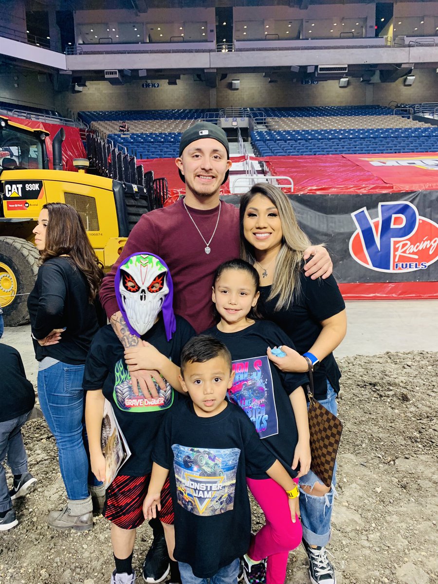 tereeee_10's tweet photo. #monsterjam2020 #fambam #monsterjam https://t.co/qEQC3v0mIX