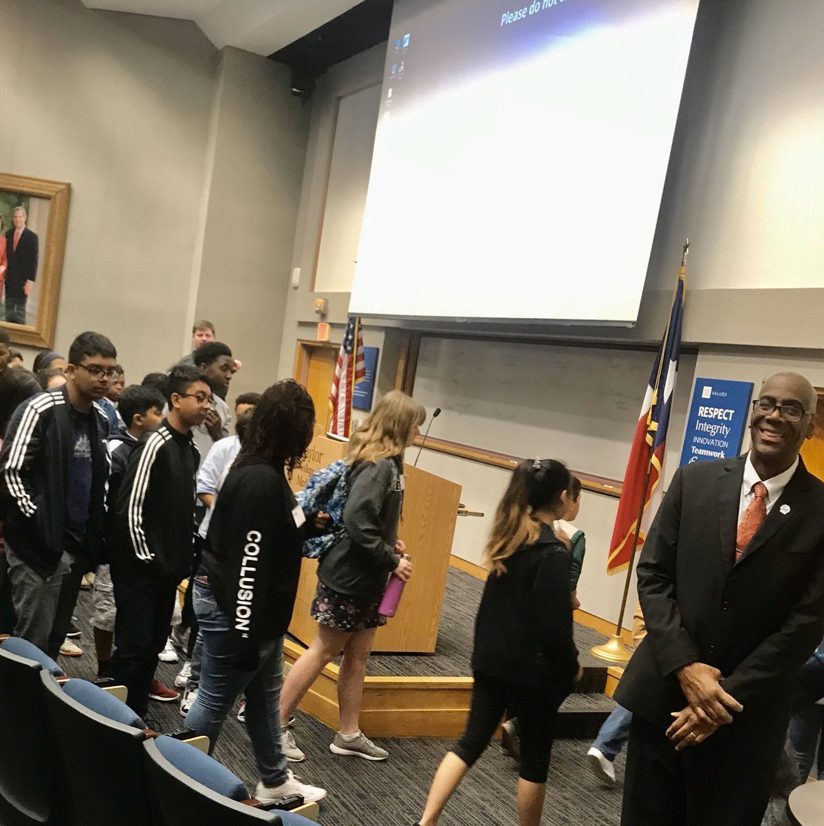 DoctorTBH's tweet photo. BCM’s 16th annual Saturday Morning Science with speaker Dr. McDougle, NMA President-Elect and OSU’s Chief Diversity Officer; founder, James L. Phillips, M.D. was in attendance along with SMS Director, Rayne Rouce, M.D. @bcm_equity @bcmhouston @McDougle2020 @DrPSteelers https://t.co/Qxf3AhPAd5