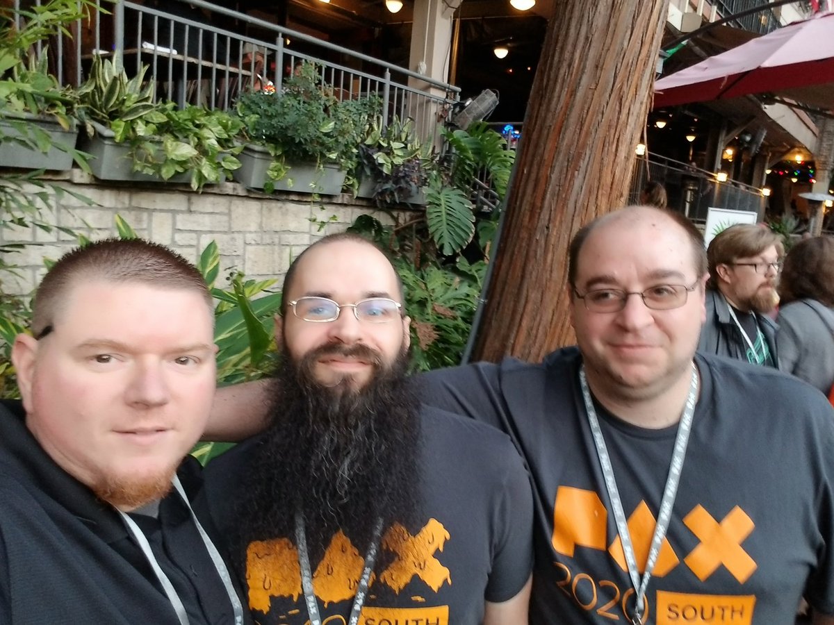 Shugg_Gaming's tweet photo. Lookee who I got to hang out with today. @KnowBottyTTV, @joe70517, holdthat, goodpick and mrsgoodpick. https://t.co/gXtxjnvJqx