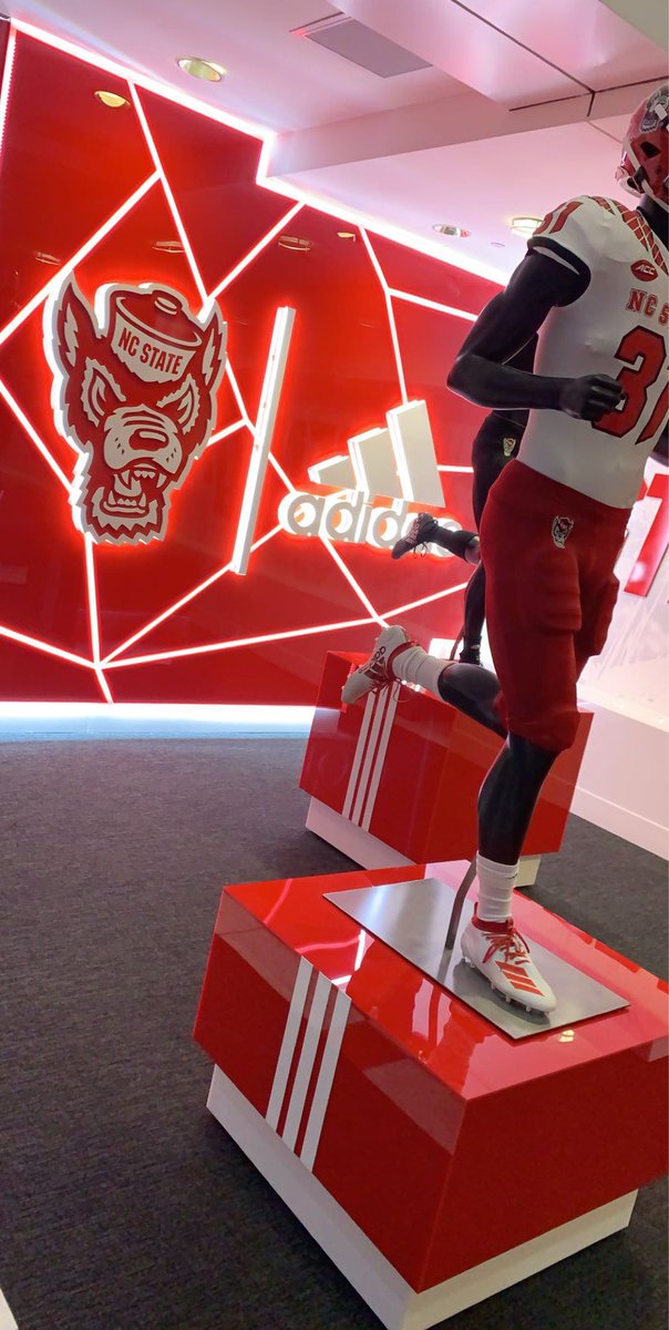 M4McCabe's tweet photo. Great time at NC State today, big thanks to @Henry_Trevathan. Enjoyed seeing the facilities and meeting with the Coaches. https://t.co/lGsHOMCWdl