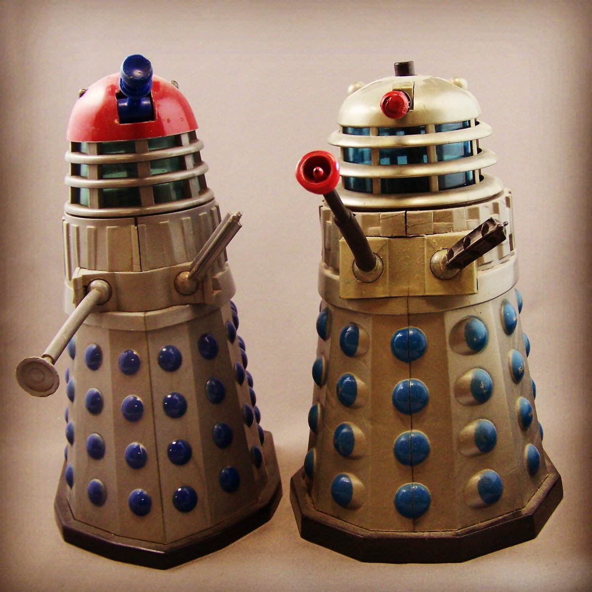 Daleks! Denys Fisher and Palitoy.
#daleks #doctorwho #palitoy #denysfisher #exterminate #70stv #70stoys #plaidstallions #uktoys
