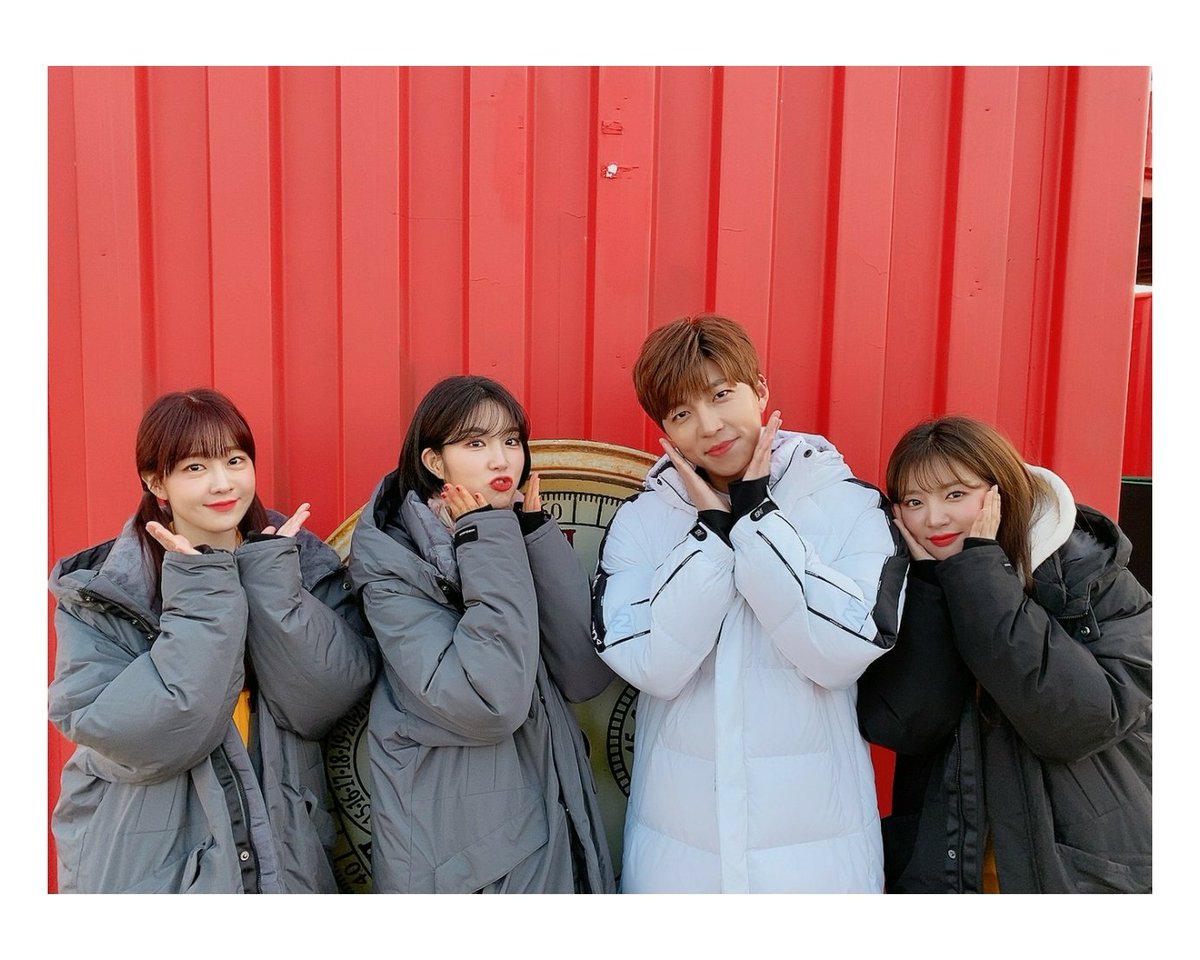 officialLABOUM's tweet photo. [#라붐] 이번 주 방송되는 SBS Plus '좋은친구들'에서는 유정, 지엔, 해인이가 새 친구와 함께 출연한다고 하는데요! 한층 더 물오른 멤버들의 예능감>< 일요일 오전 11시 나른한 주말 아침 라부미들과 함께하실까요~?❤ 

#LABOUM #유정 #ZN #해인 
#SBS_Plus #좋은친구들 
#라붐 #아닌 #새친구와 https://t.co/v8mL47OaTc