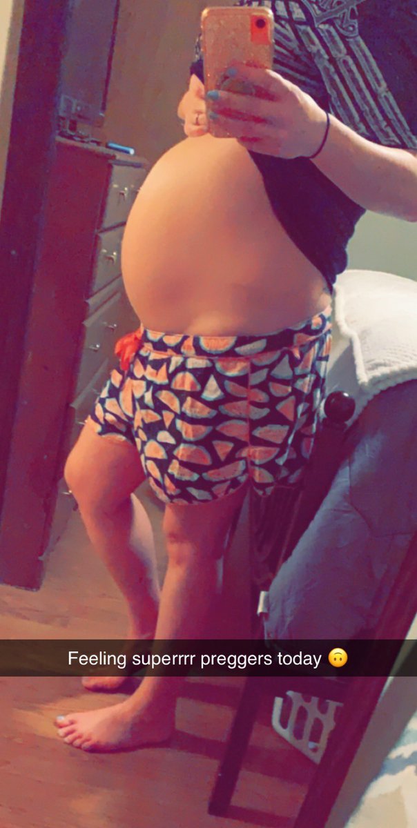 _KrissTEN_'s tweet photo. #32week #bumpdate 😮 https://t.co/iXvxqVlDRu
