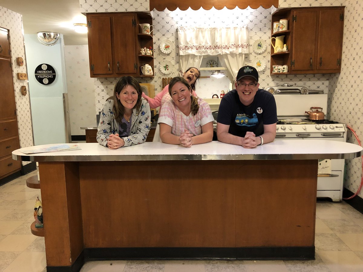 brian_b74's tweet photo. Amanda at the 50’s Prime Time Cafe was one of the most entertaining, funny and attentive Cast Members we have met! We look forward to seeing her on our next visit! #CastCompliment @CastCompliment @WDWGuestService https://t.co/kegphyZ37W