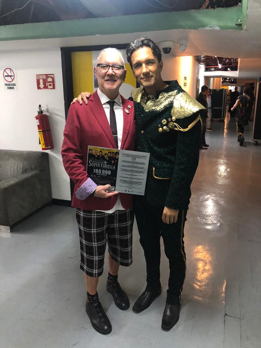 Anoche tuve al mejor padrino que pude pedir!! Gracias mi querido <a href="/SaboRomo/">Sabo Romo</a> por siempre estar ahí. Te quiero y te admiro muchísimo!! 
❤️🙌🏻🤟🏻