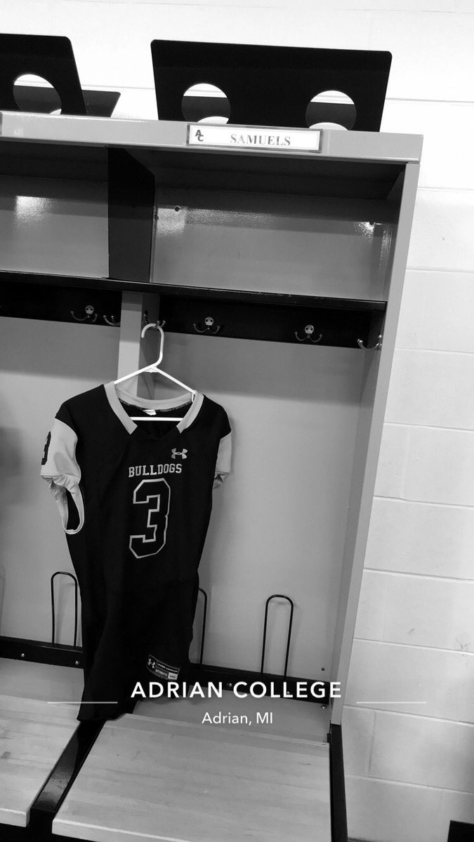 JeffreySamuels3's tweet photo. 🟡⚫️Proud to announce my commitment to play Adrian College football for the next 4 years ⚫️🟡 @CoachDHelms @AdrianCollegeFB https://t.co/lOvTD9rnCS