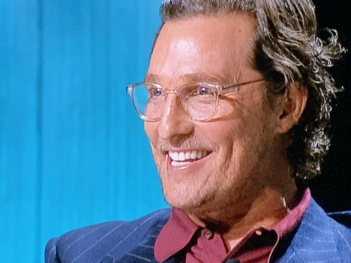 lolo88's tweet photo. “The selfless act of giving selfishly makes me feel good.”
 
@McConaughey @starkeyhearing #StarkeyExpo @sonushearing #KindnessMatters https://t.co/TW340WuyOx