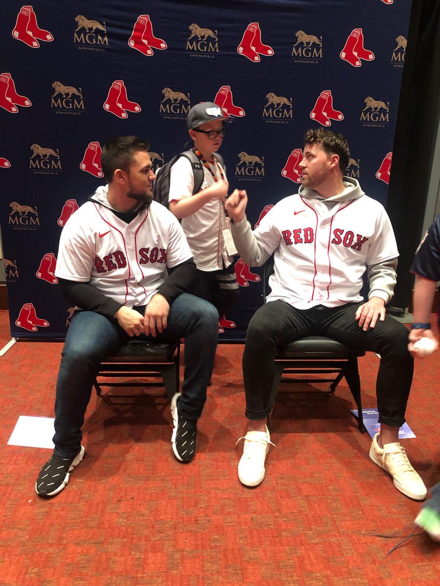 bas2922's tweet photo. Nice to meet you @HeathHembree and @MichaelChavis11 ! You guys made this kiddos day! #RedSoxWinterWeekend #redsox #baseballfamily #mgm https://t.co/tF1pvYDthB