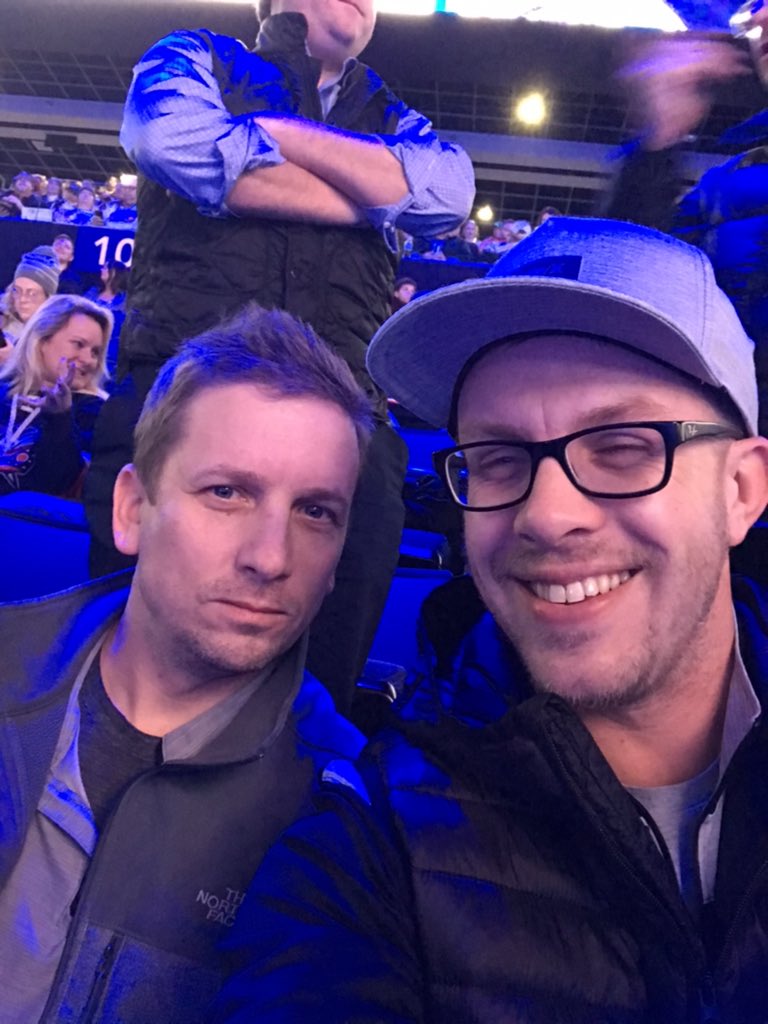 ryanwince's tweet image. 2 guys and cbj game #cbj