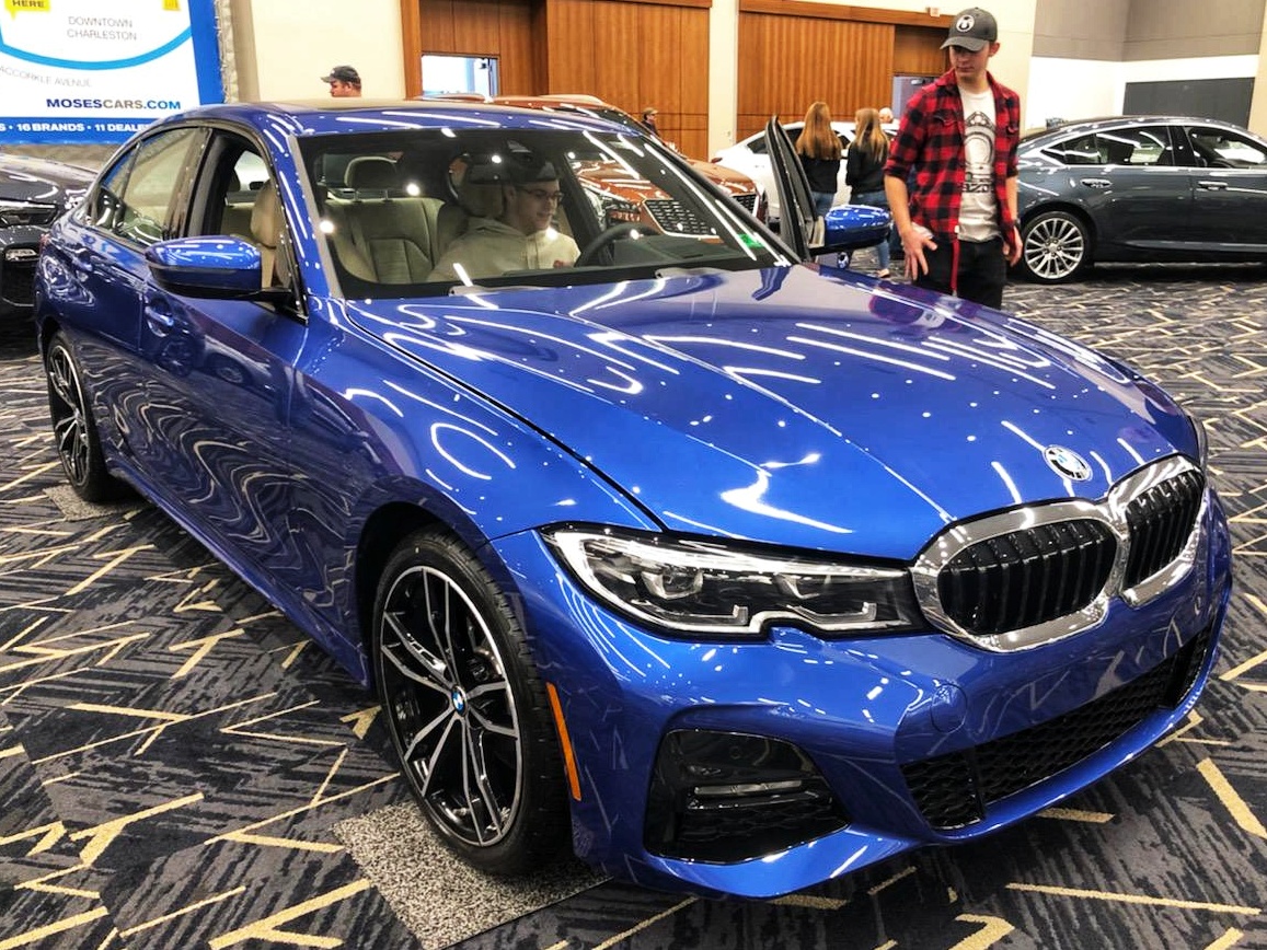 WVAutoShow's tweet photo. Red or blue, which #BMW at the #WVAutoShow is right for you? https://t.co/30iBzrs6T4