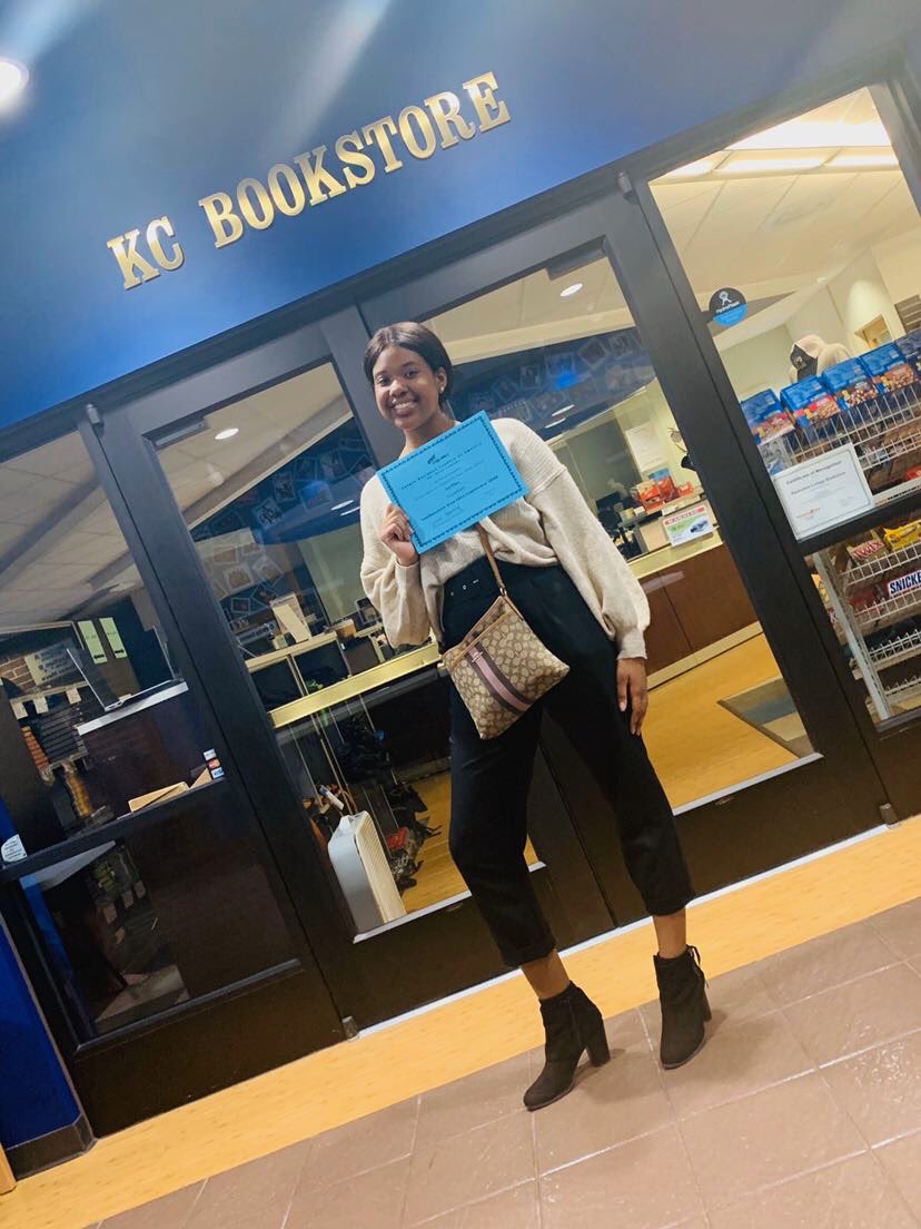 eastfbcheer's tweet photo. Even in the off season, our girls strive to be the very best! Darla Spencer, who is also a member of our basketball JV cheer squad, received 3rd place in Economics for FLBA Regionals! Way to go Darla! We’re so proud 💙🏆📚 https://t.co/f0VygKfoBd