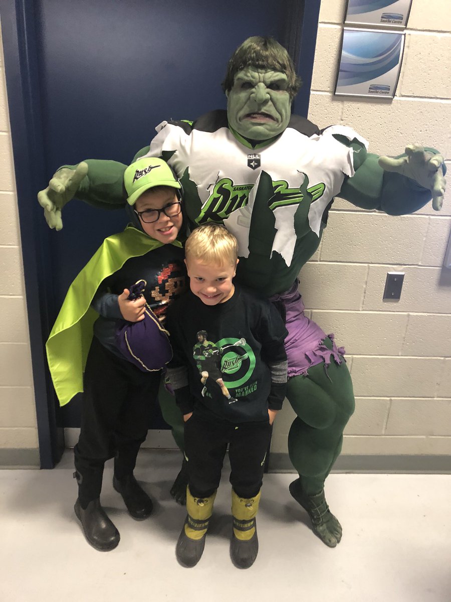 gail_kizlyk's tweet photo. A great start to @SaskRushLAX Game night snagging a pic with @SkRushHulk right when we got here! Boys were pumped ππ»ππ» #rushnation #rushhulk #rushgameday https://t.co/naKNHQmavh