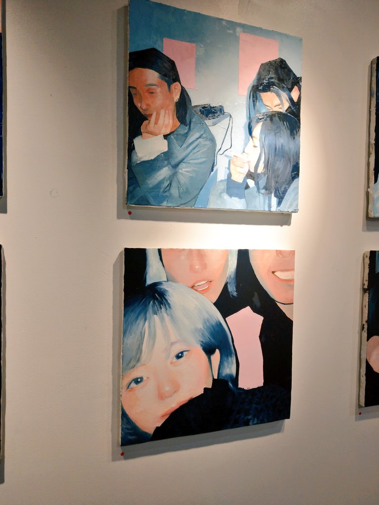 昼過ぎから在廊と聞いてZINEにサインを頂いた🎵
先日にゲットしたコラボのロンT早速に着させてもらってます🎶

作品も🔴付いてますね🎵ほしいわ🎵

ありがとうございます🍀

#雪下まゆ